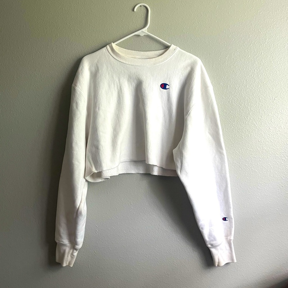 Champion size M cropped crew neck sweatshirt